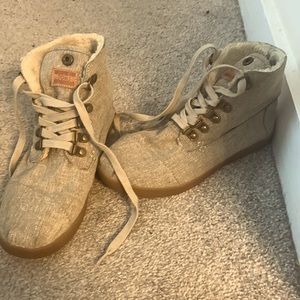 Tom’s lined high tops